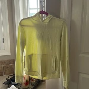 Green/Yellow Athleta Girl sweatshirt. Unworn✨ Size: XXL Girls